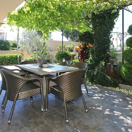 Martina With Free & Jacuzzi Sukosan