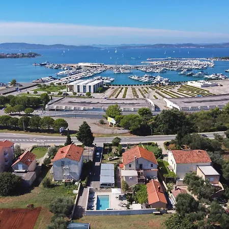 Vila Martina With Free & Jacuzzi