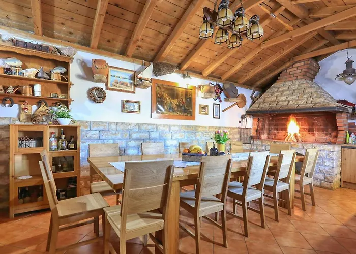 Vila Martina With Free & Jacuzzi *