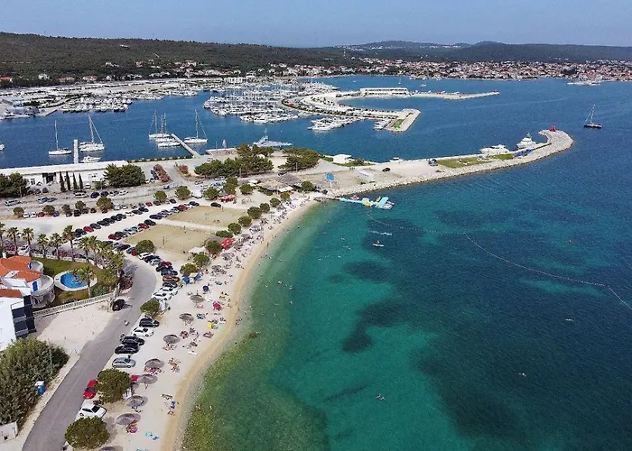 Martina With Free & Jacuzzi Vila Sukosan