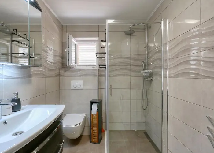 Martina With Free & Jacuzzi Vila Sukosan