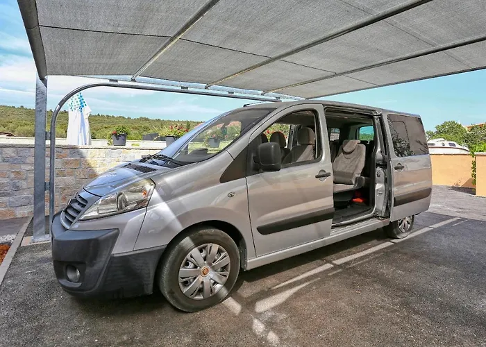 Martina With Free & Jacuzzi * Sukosan