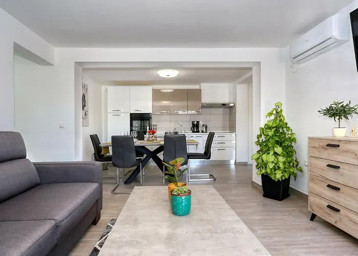 Vila Martina With Free & Jacuzzi