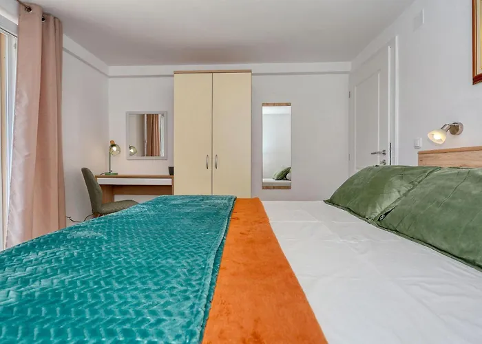 Martina With Free & Jacuzzi