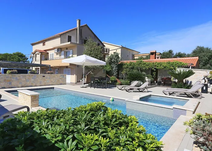 Martina With Free & Jacuzzi