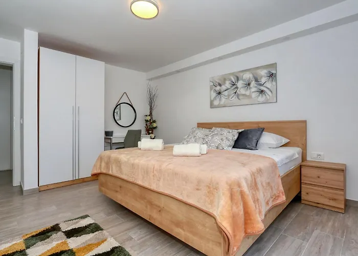 Vila Martina With Free & Jacuzzi