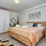 Villa Martina With Free & Jacuzzi