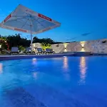 Martina With Free & Jacuzzi Villa *