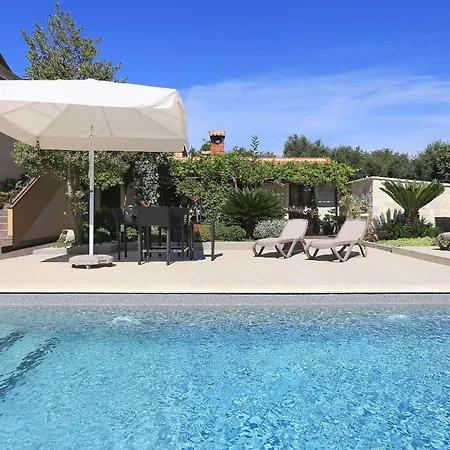 Martina With Free & Jacuzzi Villa