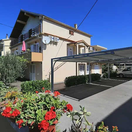 Martina With Free & Jacuzzi Villa *