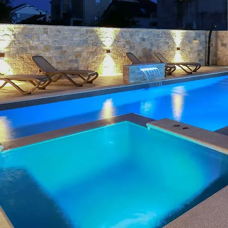 Martina With Free & Jacuzzi Villa