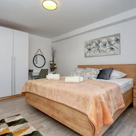Villa Martina With Free & Jacuzzi