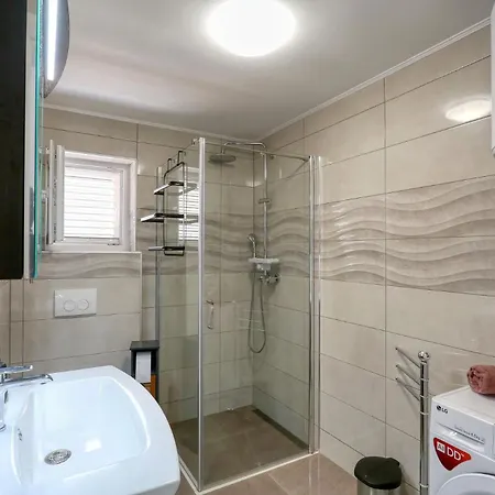 Martina With Free & Jacuzzi Villa *