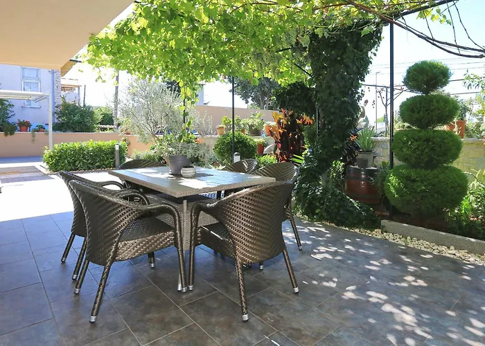 Martina With Free & Jacuzzi Sukosan