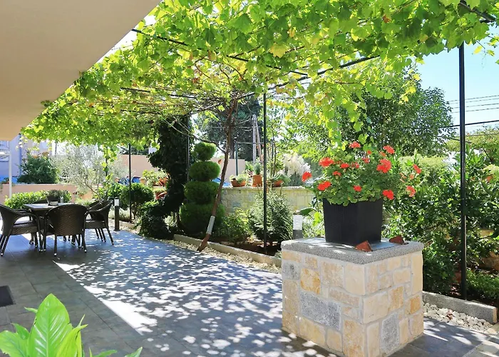 Martina With Free & Jacuzzi Villa *