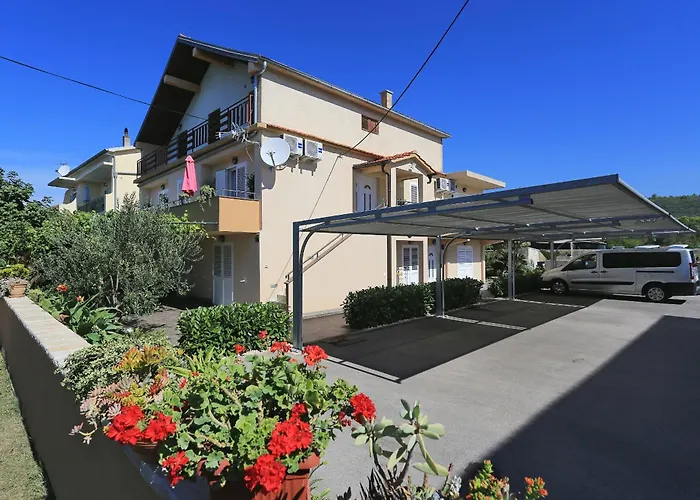 Martina With Free & Jacuzzi Villa *